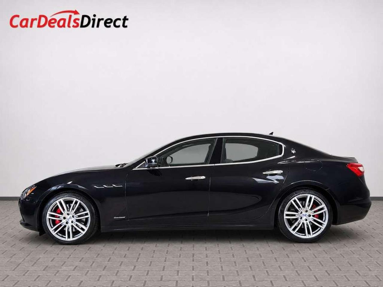 2018 Maserati Ghibli GranSport S Q4   Nero Gloss on Rosso Red Contrast Stitched Leather   Over 3000$ Optional 15-Speaker Bowers & Wilkins  Sou Photo