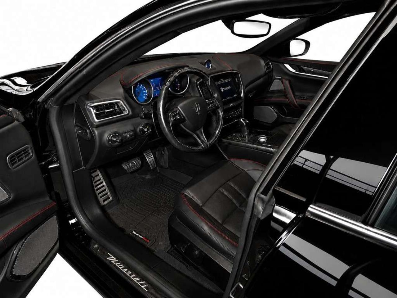 2018 Maserati Ghibli GranSport S Q4   Nero Gloss on Rosso Red Contrast Stitched Leather   Over 3000$ Optional 15-Speaker Bowers & Wilkins  Sou Photo