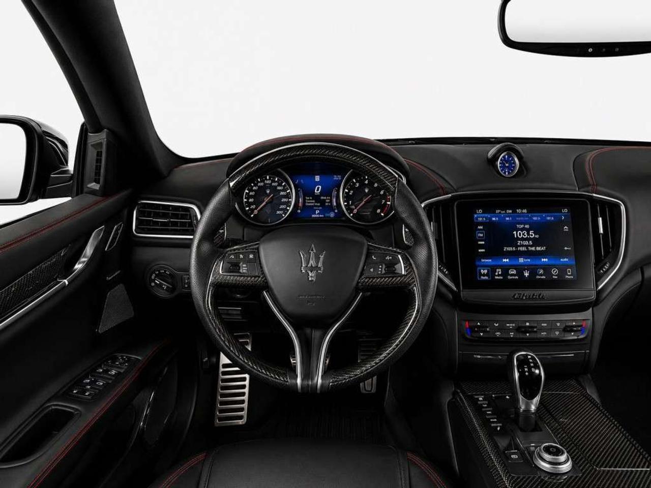 2018 Maserati Ghibli GranSport S Q4   Nero Gloss on Rosso Red Contrast Stitched Leather   Over 3000$ Optional 15-Speaker Bowers & Wilkins  Sou Photo