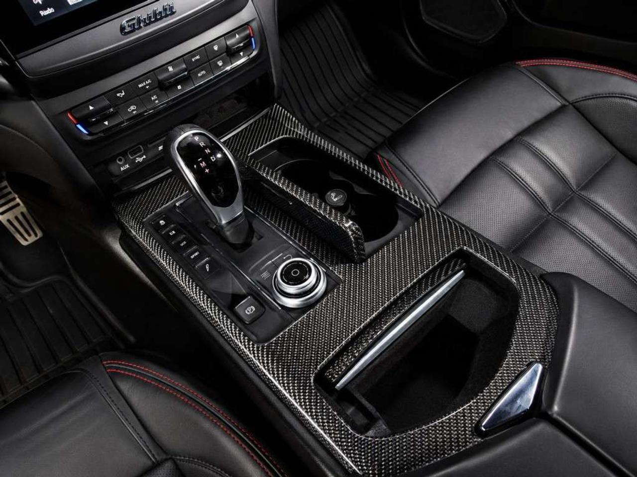 2018 Maserati Ghibli GranSport S Q4   Nero Gloss on Rosso Red Contrast Stitched Leather   Over 3000$ Optional 15-Speaker Bowers & Wilkins  Sou Photo