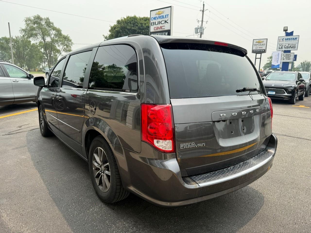 2016 Dodge Grand Caravan SE/SXT Passenger Van Photo