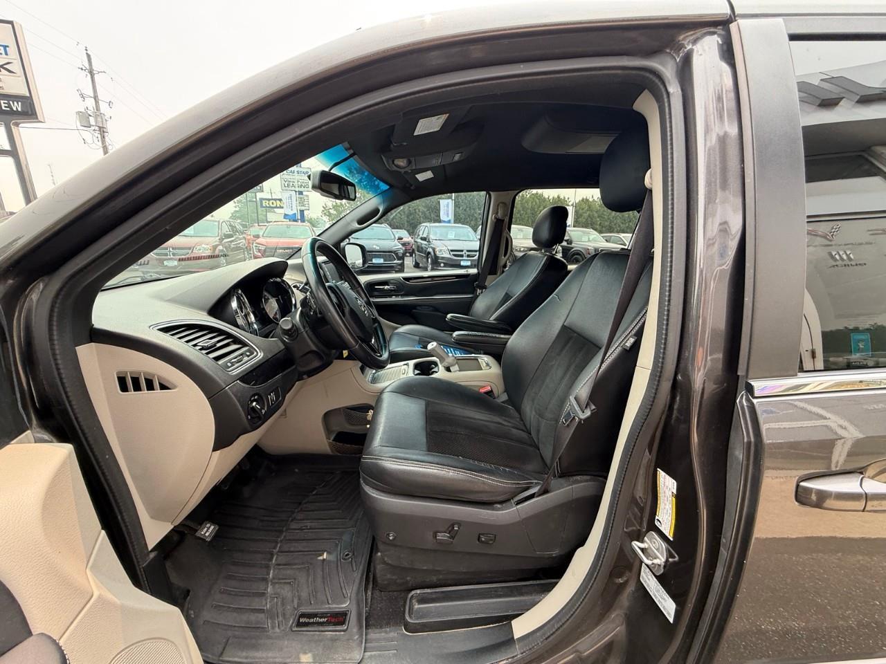2016 Dodge Grand Caravan SE/SXT Passenger Van Photo