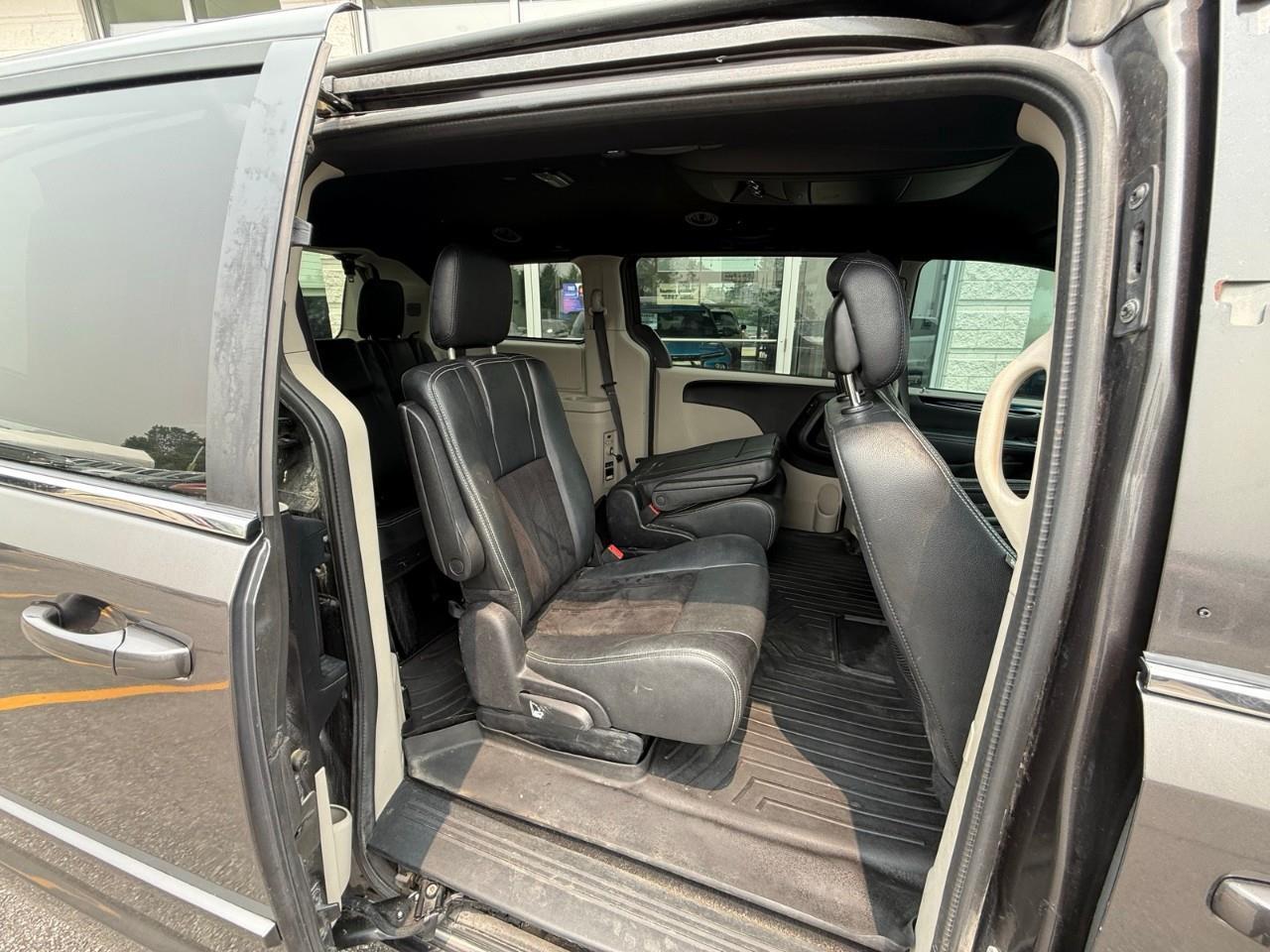 2016 Dodge Grand Caravan SE/SXT Passenger Van Photo