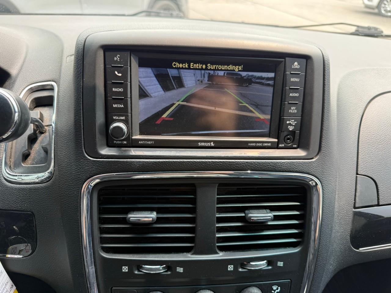 2016 Dodge Grand Caravan SE/SXT Passenger Van Photo