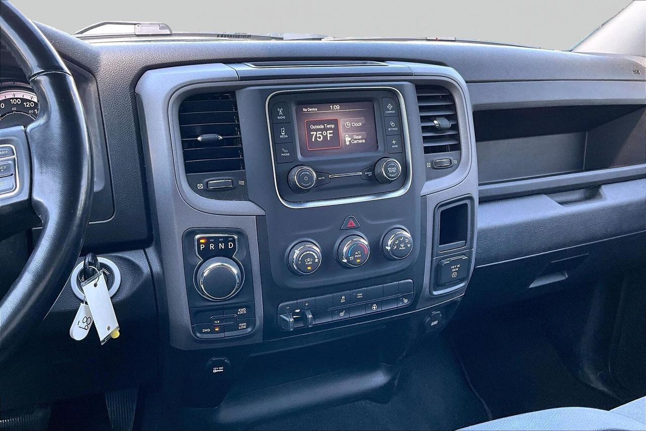 2022 RAM 1500 Classic TRADESMAN 4WD   HEMI V8   ACCIDENT FREE   1 OWNER Photo