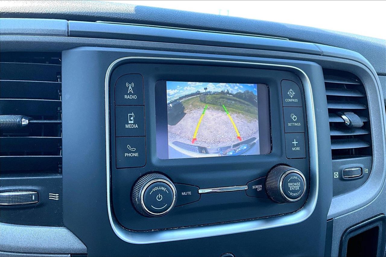 2022 RAM 1500 Classic TRADESMAN 4WD   HEMI V8   ACCIDENT FREE   1 OWNER Photo