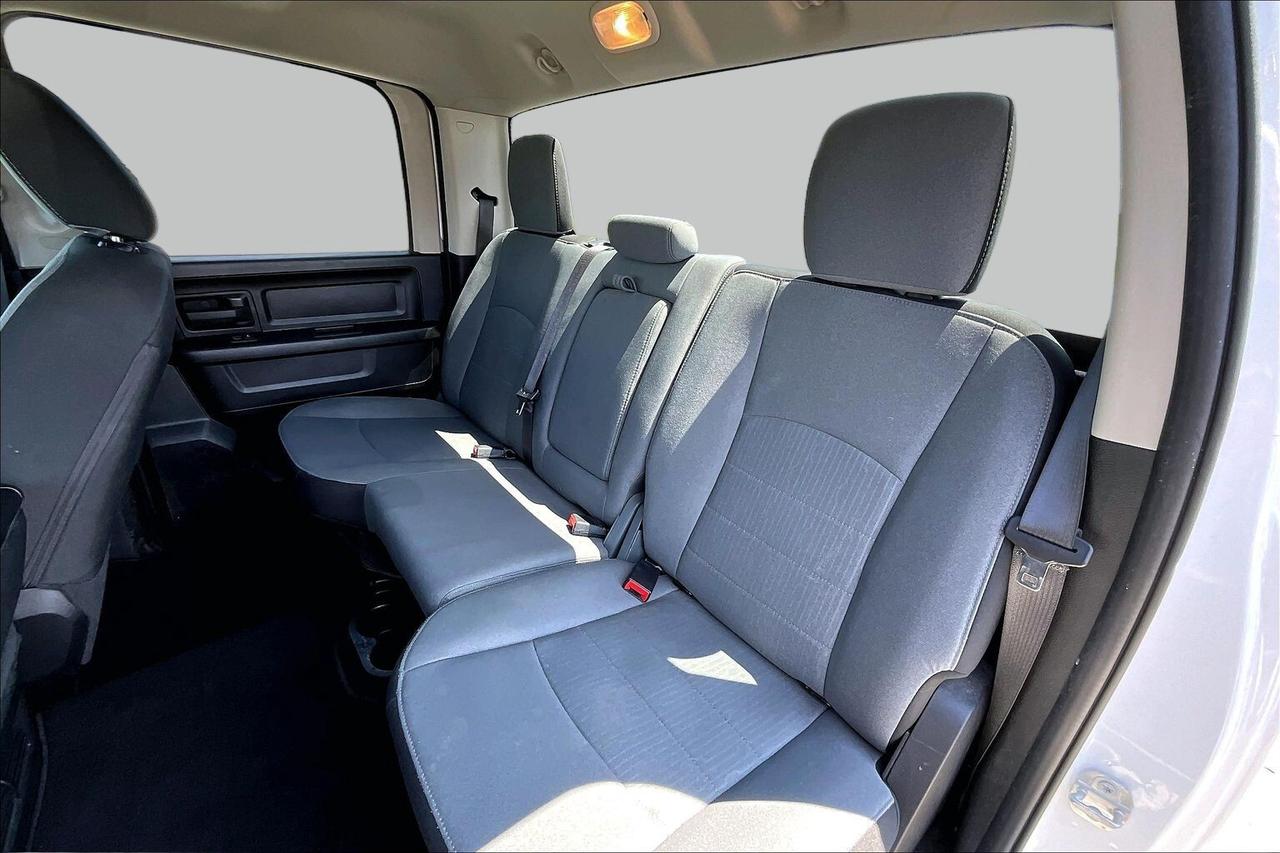 2022 RAM 1500 Classic TRADESMAN 4WD   HEMI V8   ACCIDENT FREE   1 OWNER Photo