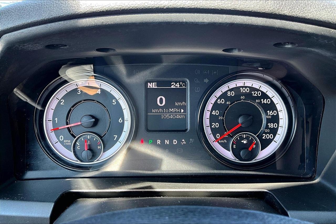 2022 RAM 1500 Classic TRADESMAN 4WD   HEMI V8   ACCIDENT FREE   1 OWNER Photo