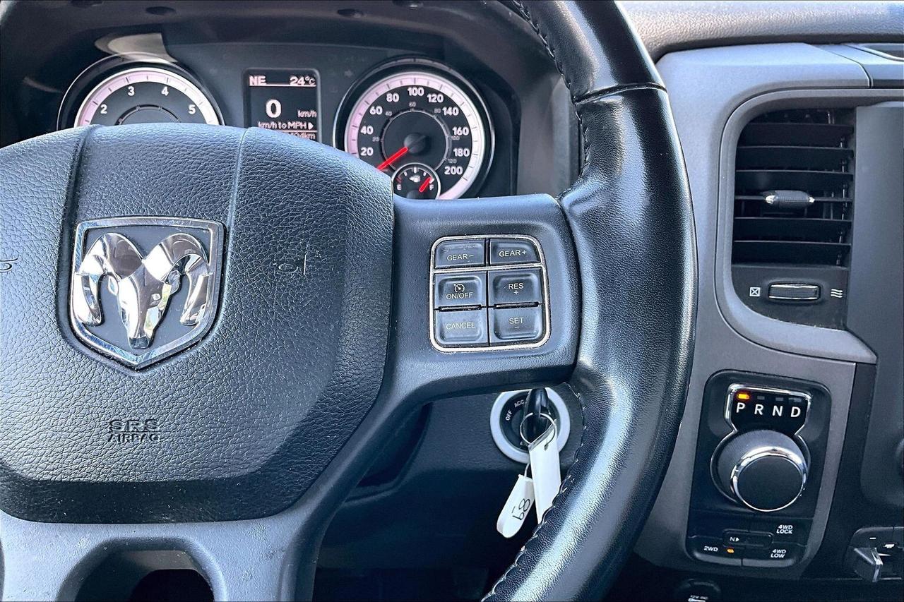 2022 RAM 1500 Classic TRADESMAN 4WD   HEMI V8   ACCIDENT FREE   1 OWNER Photo