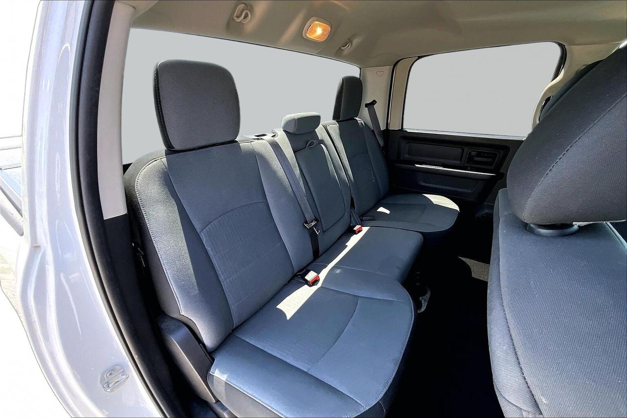 2022 RAM 1500 Classic TRADESMAN 4WD   HEMI V8   ACCIDENT FREE   1 OWNER Photo