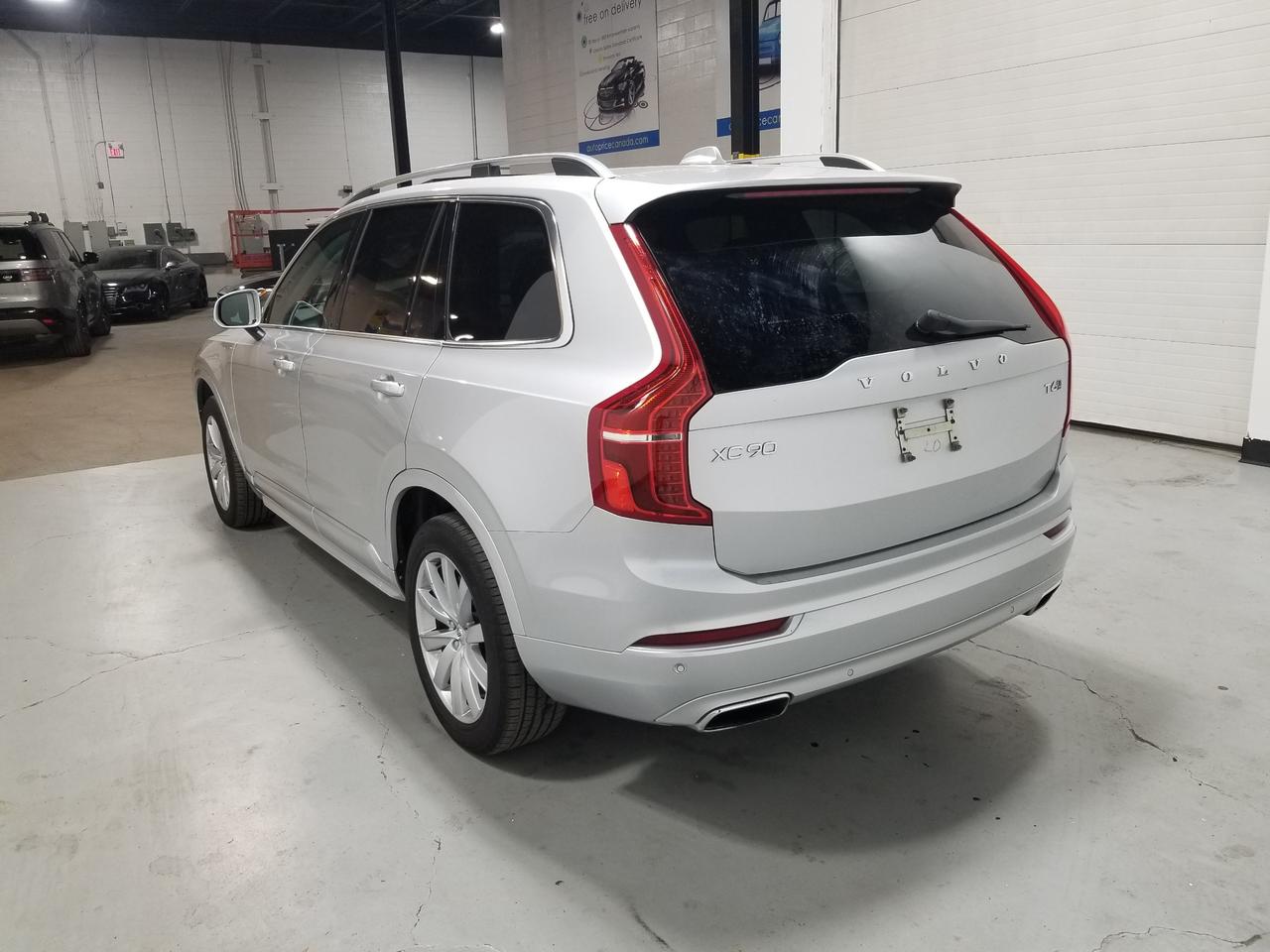 2018 Volvo XC90 T6 Momentum 4dr All-Wheel Drive Photo4