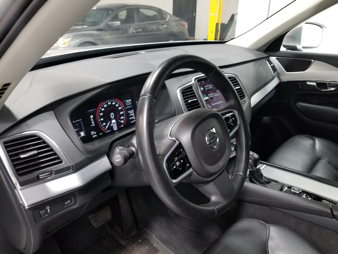 2018 Volvo XC90 T6 Momentum 4dr All-Wheel Drive Photo