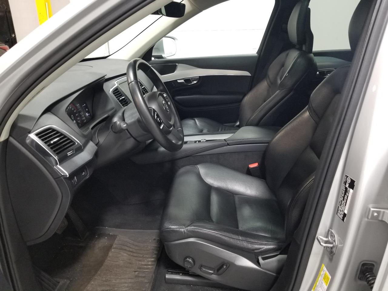 2018 Volvo XC90 T6 Momentum 4dr All-Wheel Drive Photo