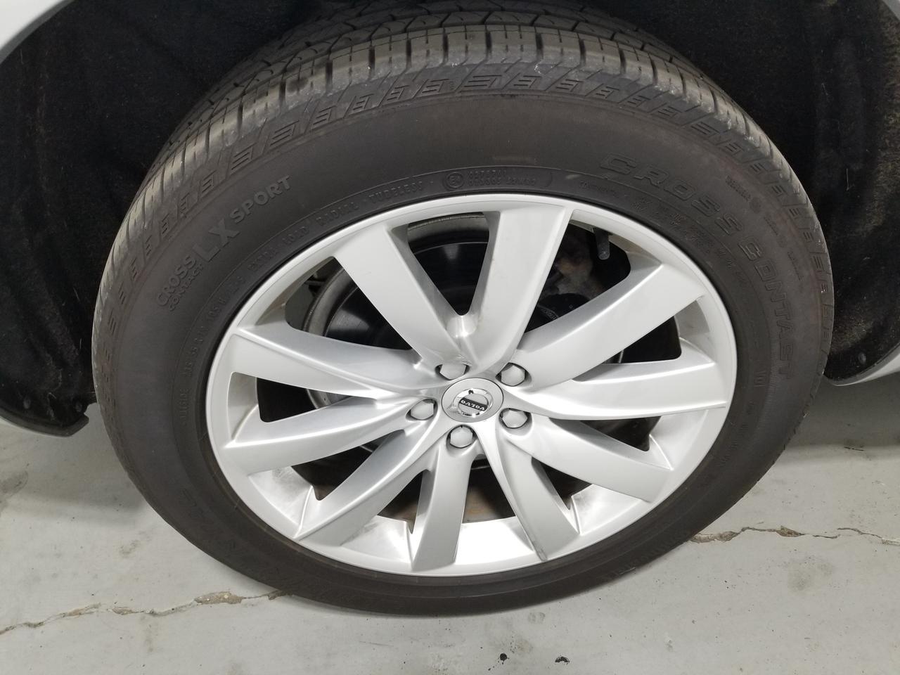 2018 Volvo XC90 T6 Momentum 4dr All-Wheel Drive Photo