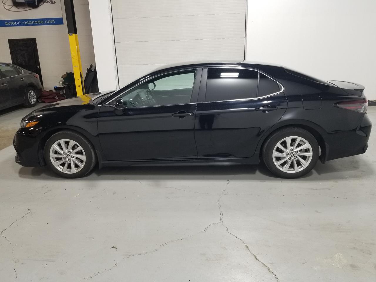 2023 Toyota Camry SE 4dr Front-Wheel Drive Sedan Photo3