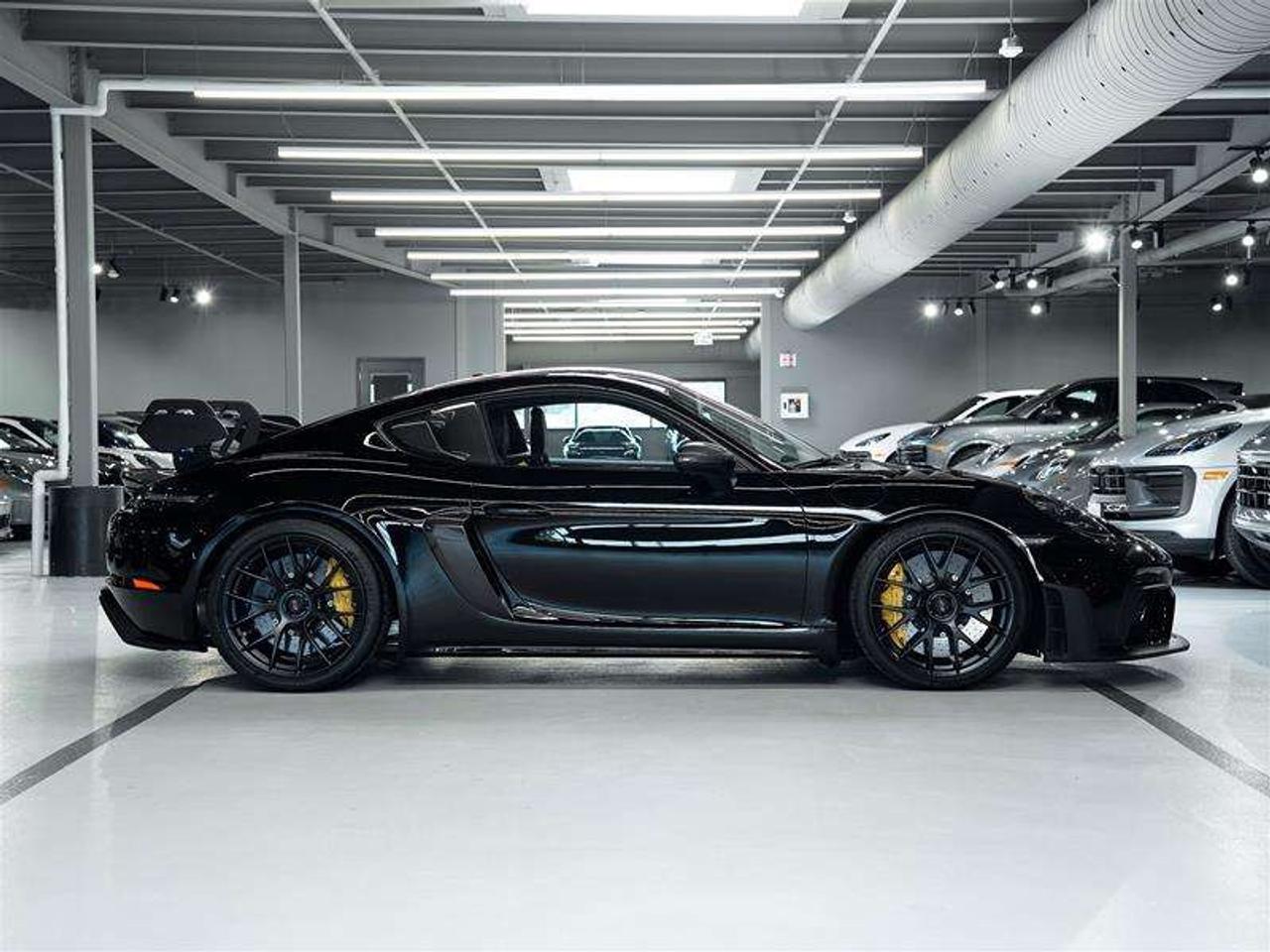 2024 Porsche 718 Cayman GT4 RS Coupe Photo