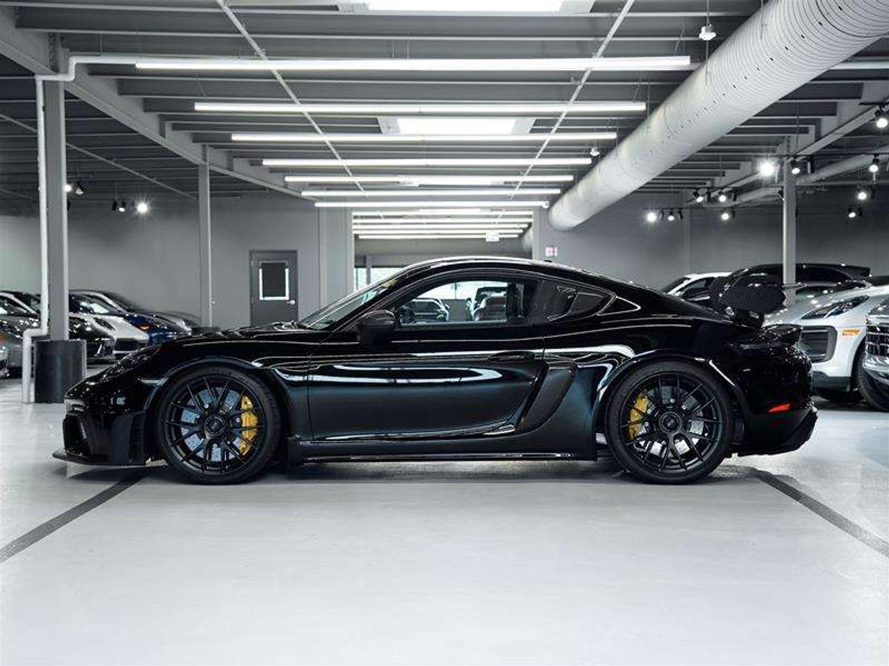 2024 Porsche 718 Cayman GT4 RS Coupe Photo1