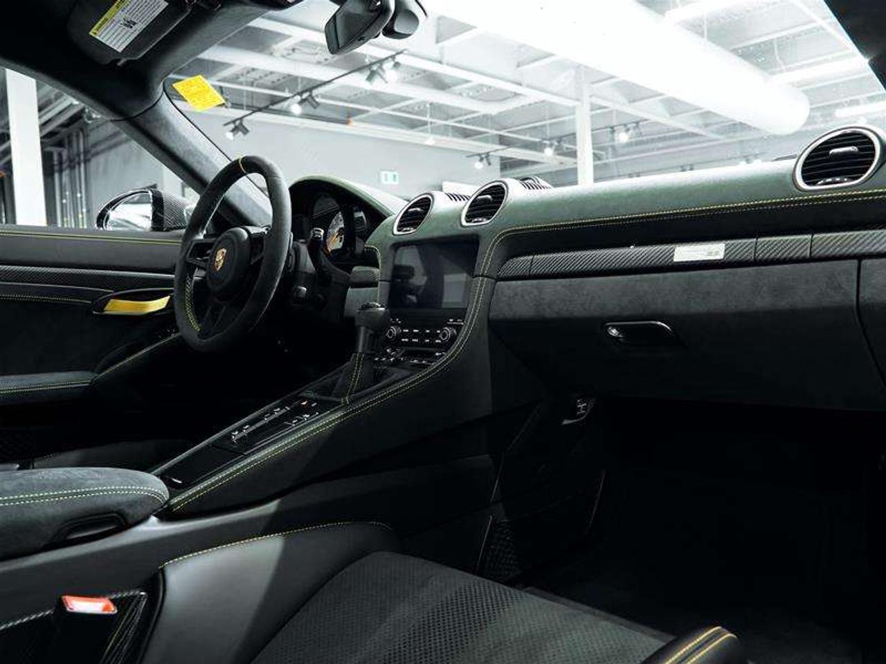 2024 Porsche 718 Cayman GT4 RS Coupe Photo