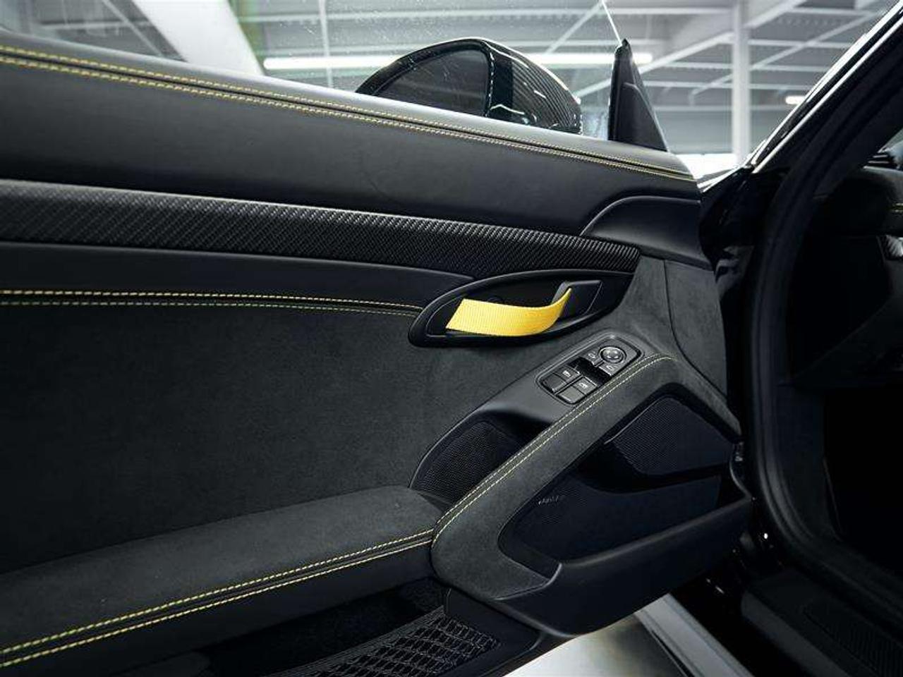 2024 Porsche 718 Cayman GT4 RS Coupe Photo
