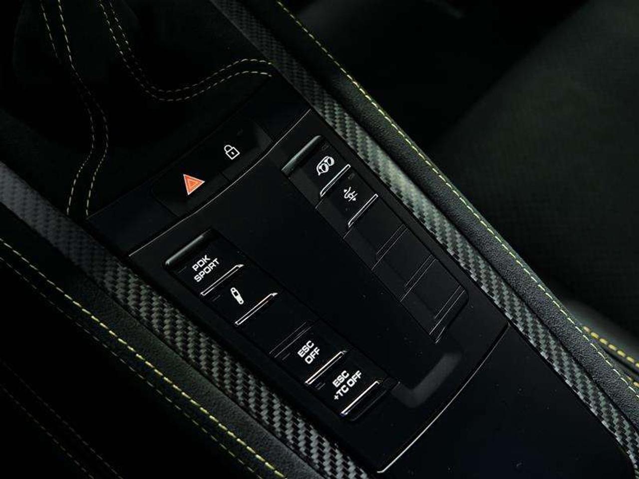 2024 Porsche 718 Cayman GT4 RS Coupe Photo