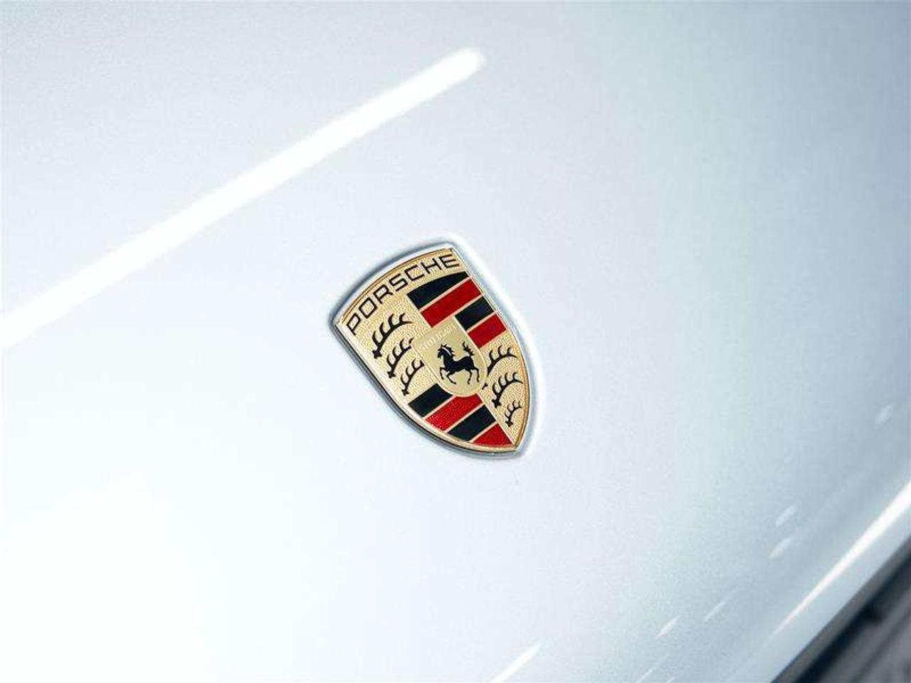 2026 Porsche Macan T AWD Photo