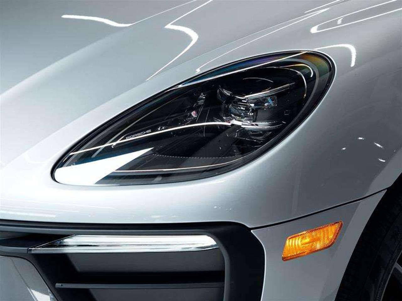 2026 Porsche Macan T AWD Photo