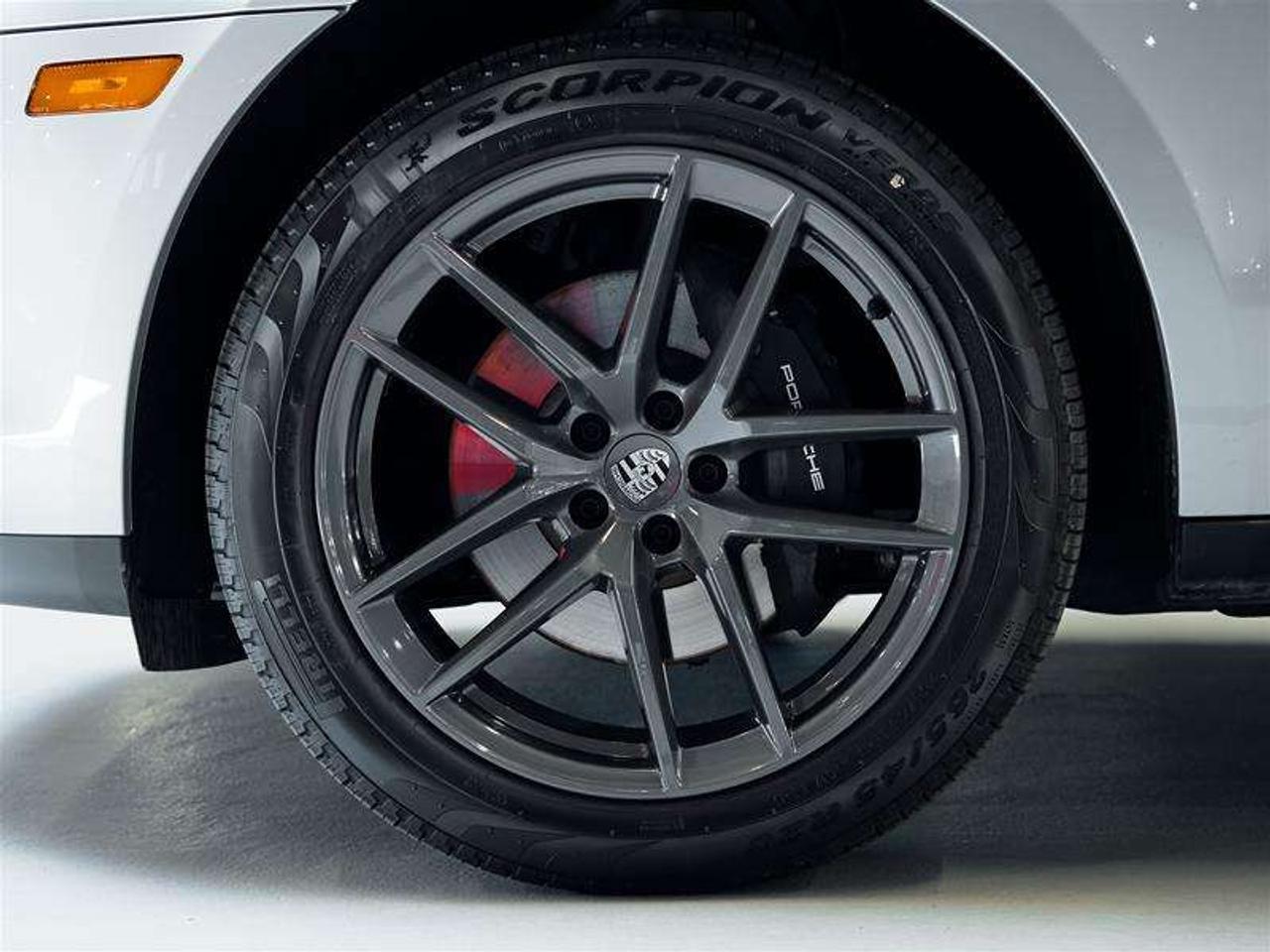 2026 Porsche Macan T AWD Photo