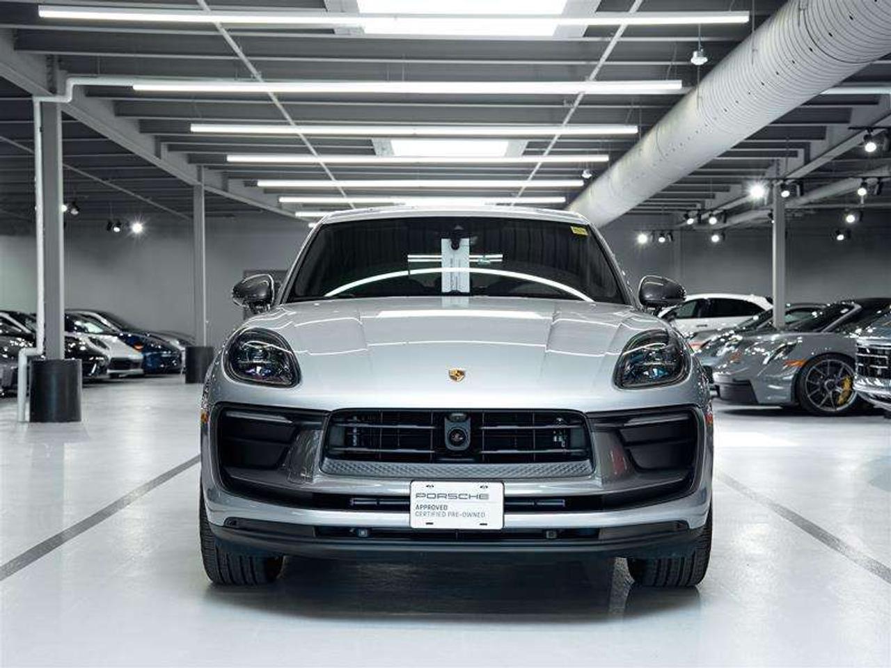 2026 Porsche Macan T AWD Photo
