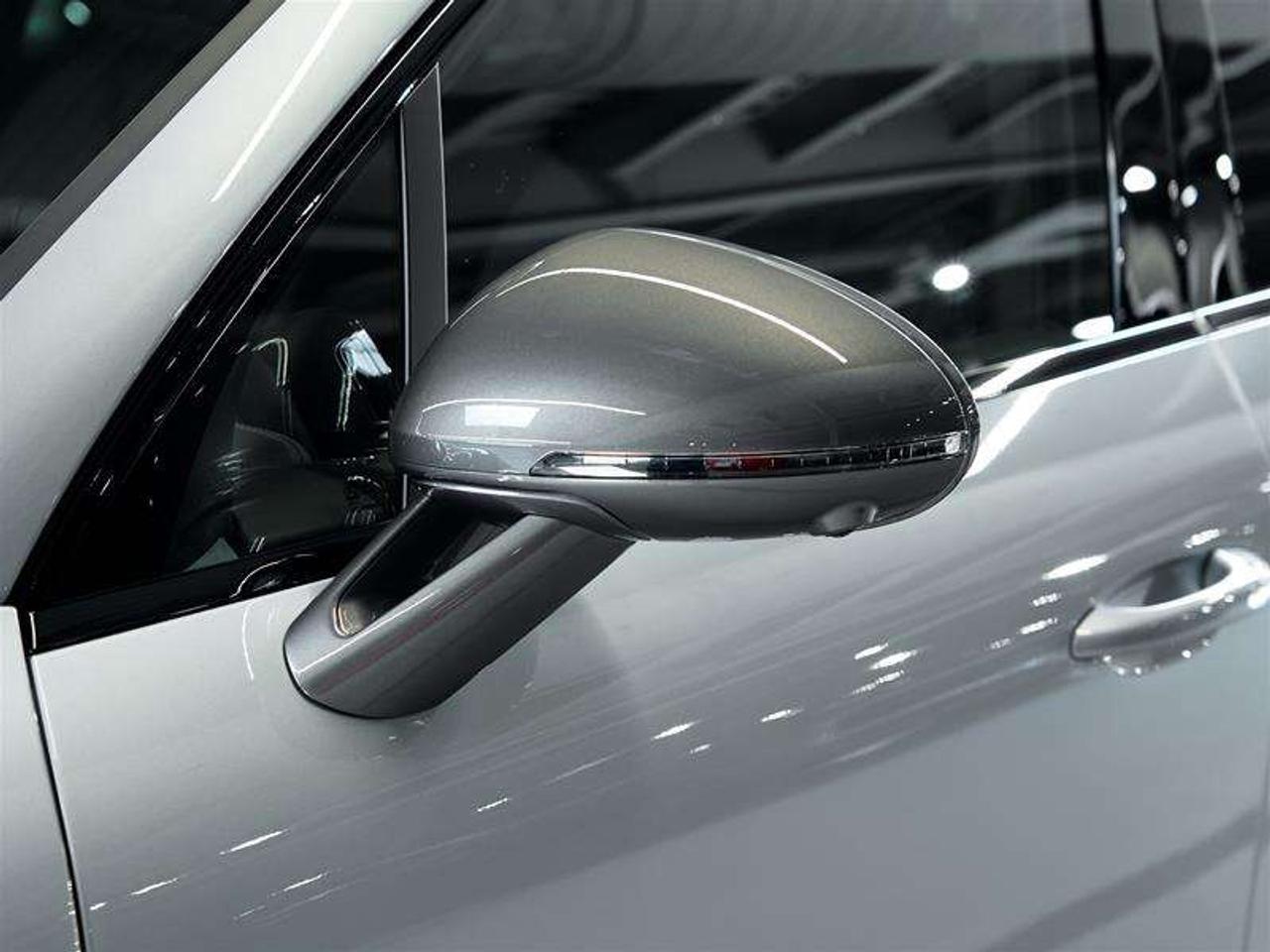 2026 Porsche Macan T AWD Photo
