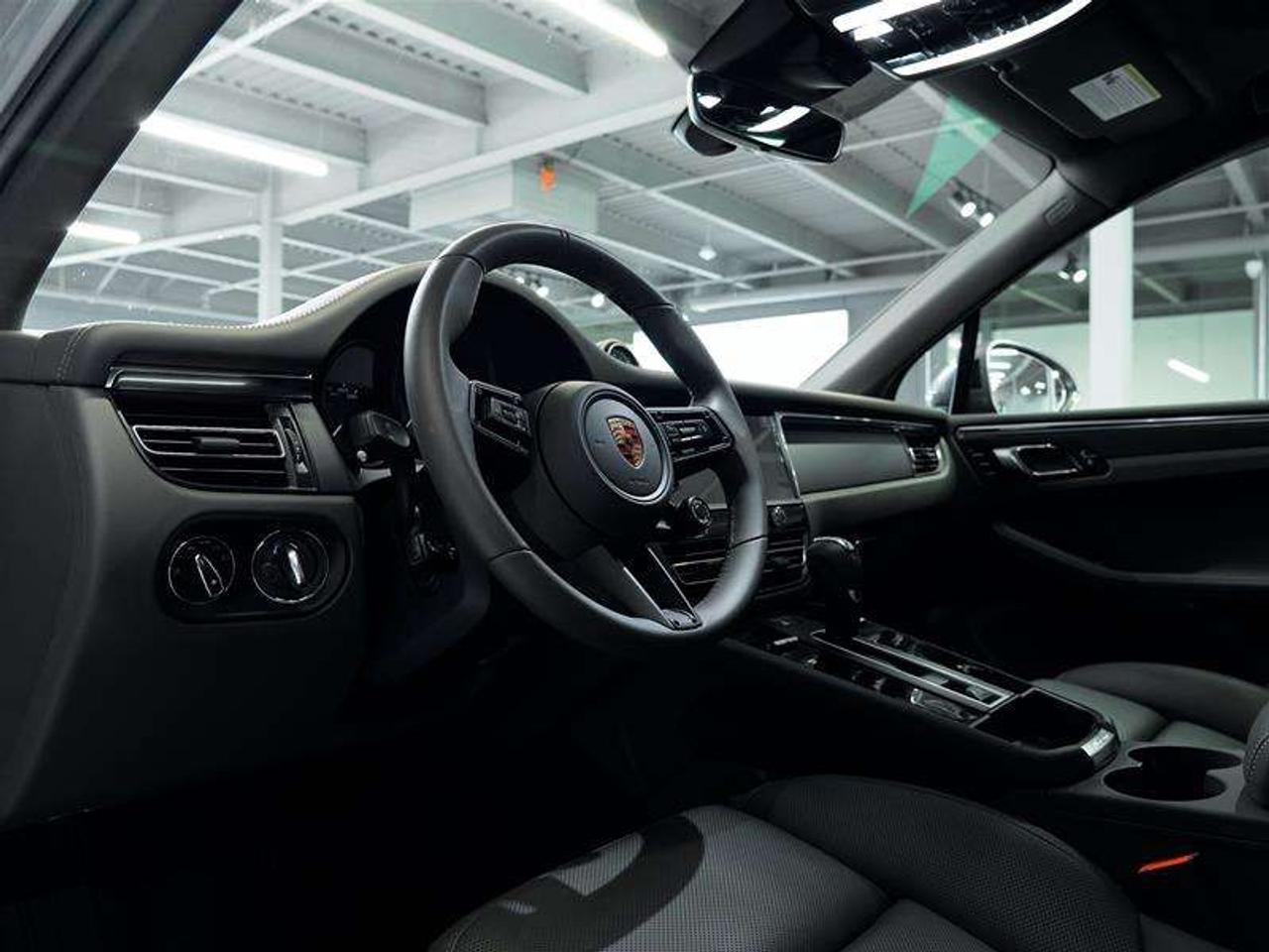 2026 Porsche Macan T AWD Photo
