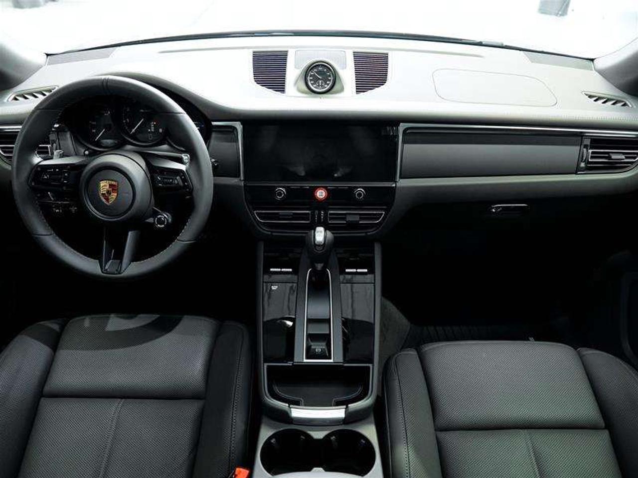2026 Porsche Macan T AWD Photo