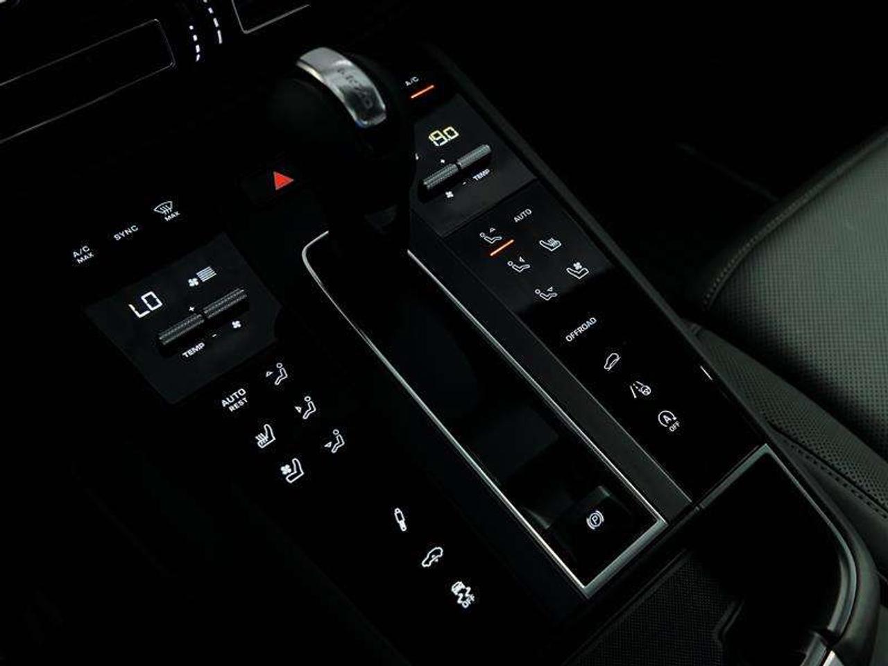 2026 Porsche Macan T AWD Photo
