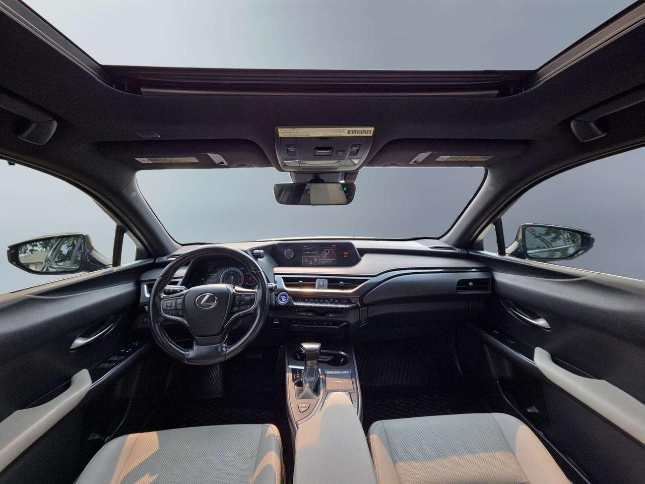 2021 Lexus UX UX 250h * DRIVER ASSIST / CAMERA / ROOF / LED LIGHTS / LOW KM Photo
