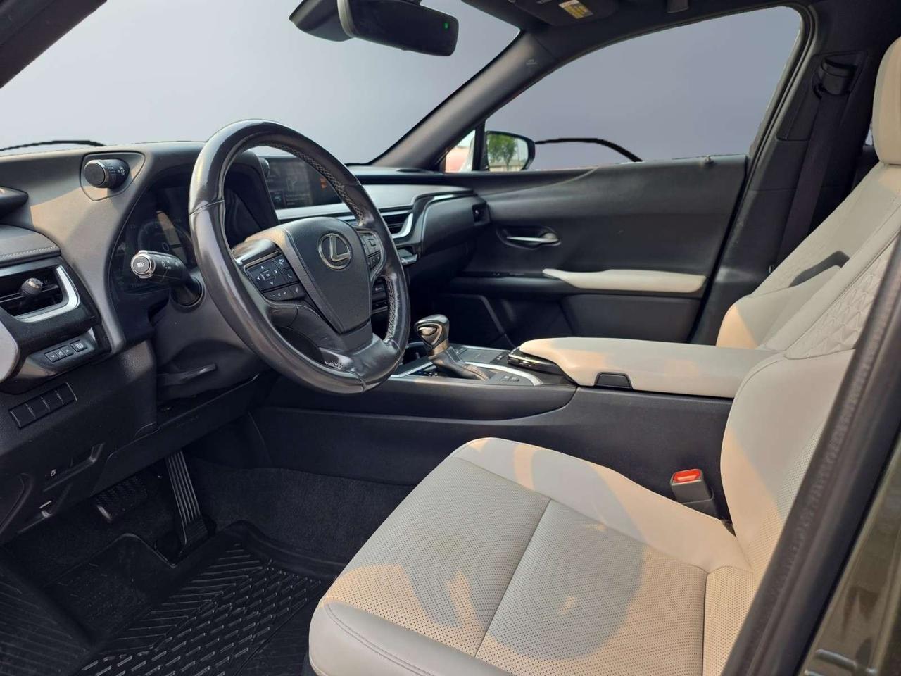 2021 Lexus UX UX 250h * DRIVER ASSIST / CAMERA / ROOF / LED LIGHTS / LOW KM Photo