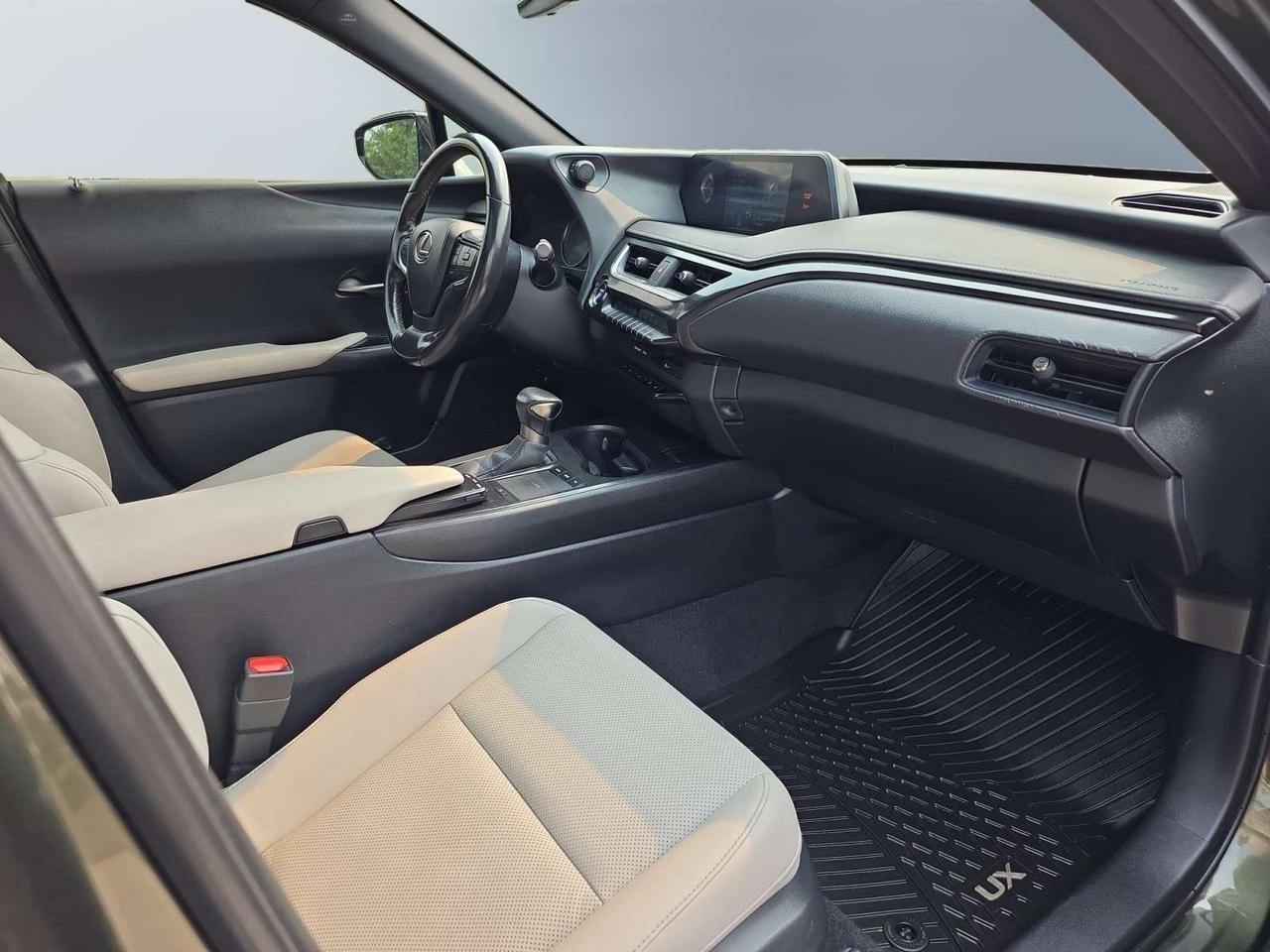 2021 Lexus UX UX 250h * DRIVER ASSIST / CAMERA / ROOF / LED LIGHTS / LOW KM Photo