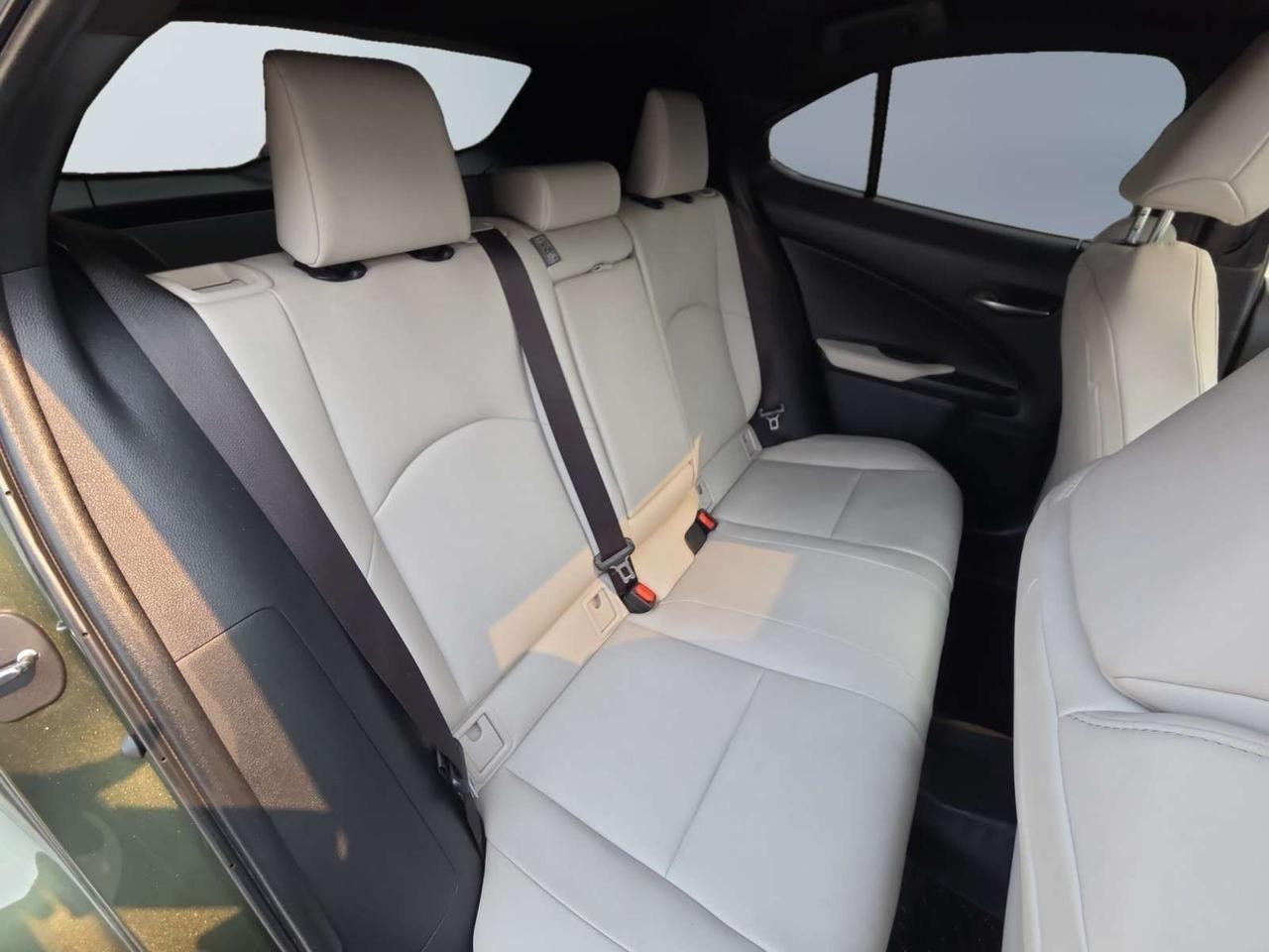 2021 Lexus UX UX 250h * DRIVER ASSIST / CAMERA / ROOF / LED LIGHTS / LOW KM Photo