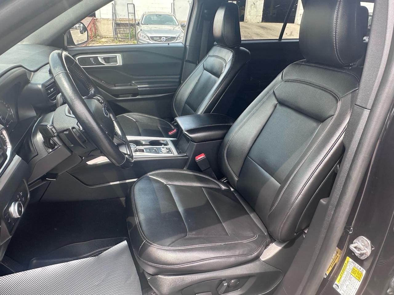 2020 Ford Explorer XLT ~ LEATHER ~ PANO ROOF ~ NAV ~ CERTIFIED Photo