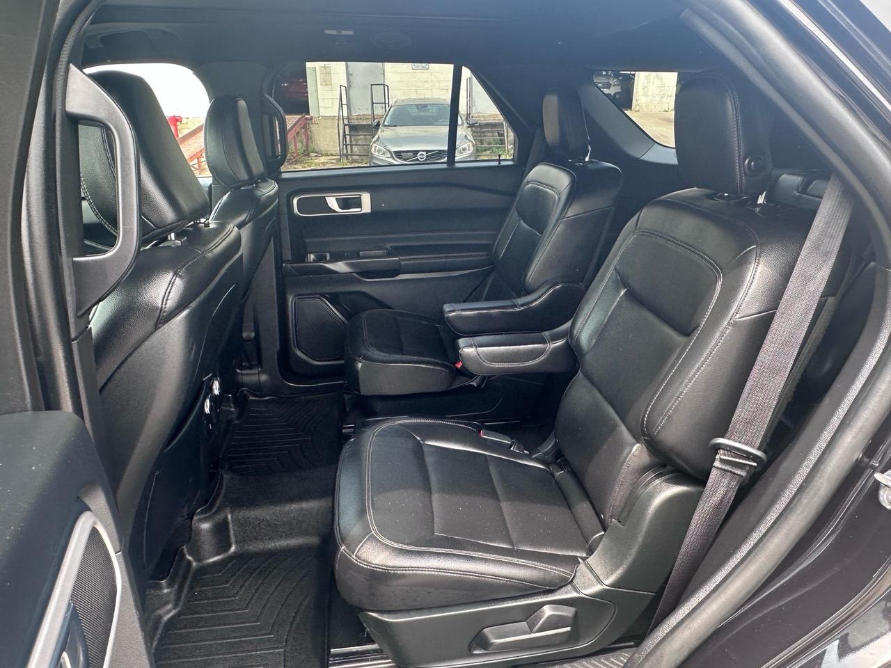 2020 Ford Explorer XLT ~ LEATHER ~ PANO ROOF ~ NAV ~ CERTIFIED Photo