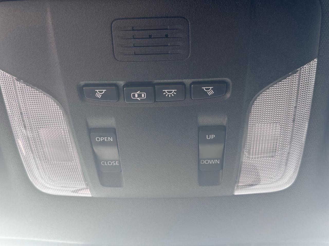 2020 Toyota Corolla SE ~ CarPlay ~ Sunroof ~ CERTIFIED Photo