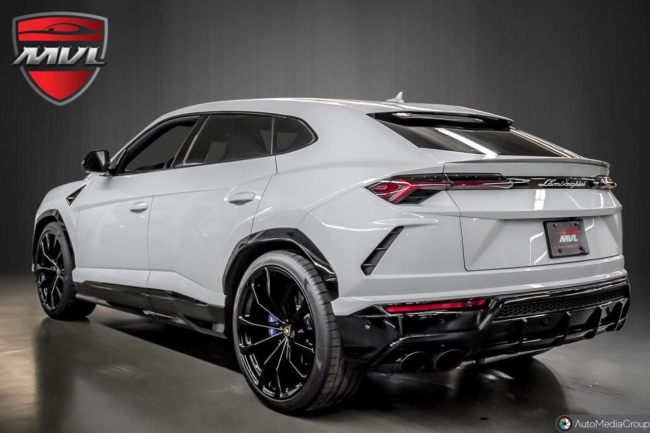2022 Lamborghini Urus  Photo
