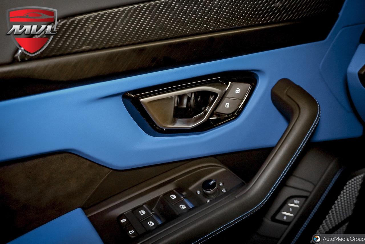 2022 Lamborghini Urus  Photo