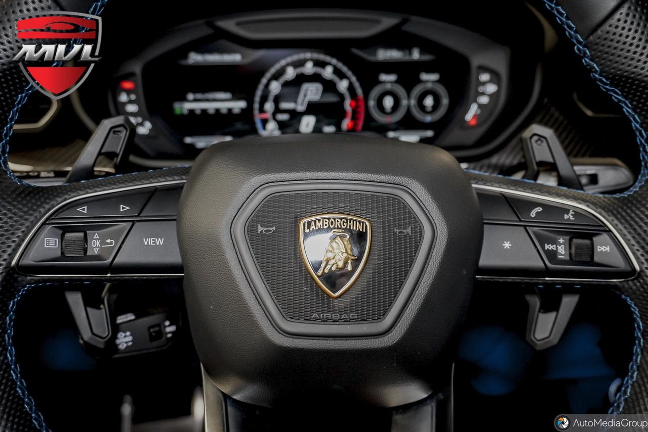 2022 Lamborghini Urus  Photo