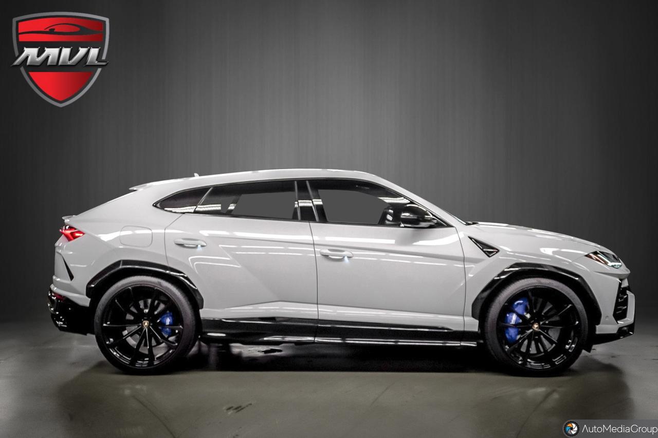 2022 Lamborghini Urus  Photo