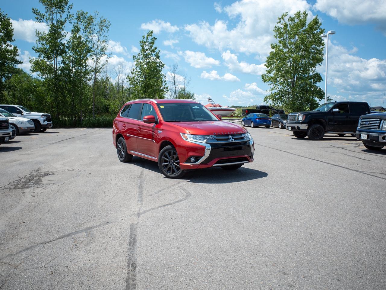2018 Mitsubishi Outlander PHEV - Rain Sensing Wipers   Blind Spot Monitor Photo