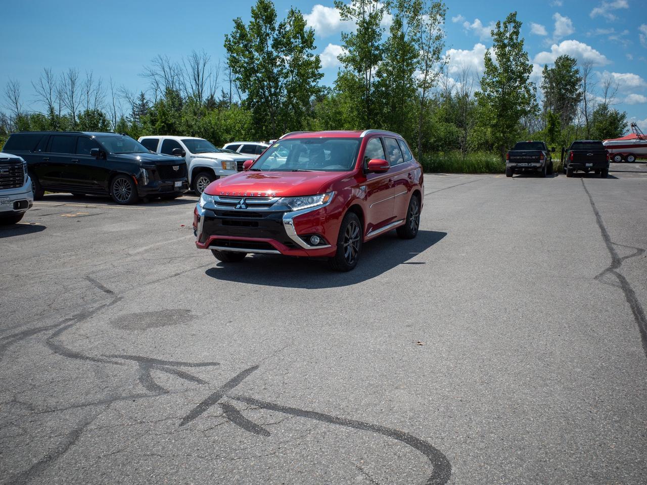 2018 Mitsubishi Outlander PHEV - Rain Sensing Wipers   Blind Spot Monitor Photo3