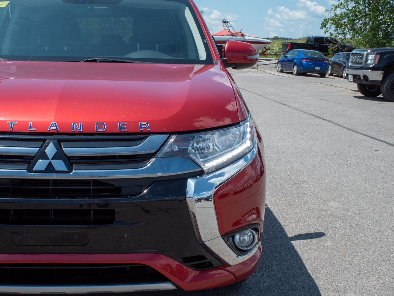 2018 Mitsubishi Outlander PHEV - Rain Sensing Wipers   Blind Spot Monitor Photo