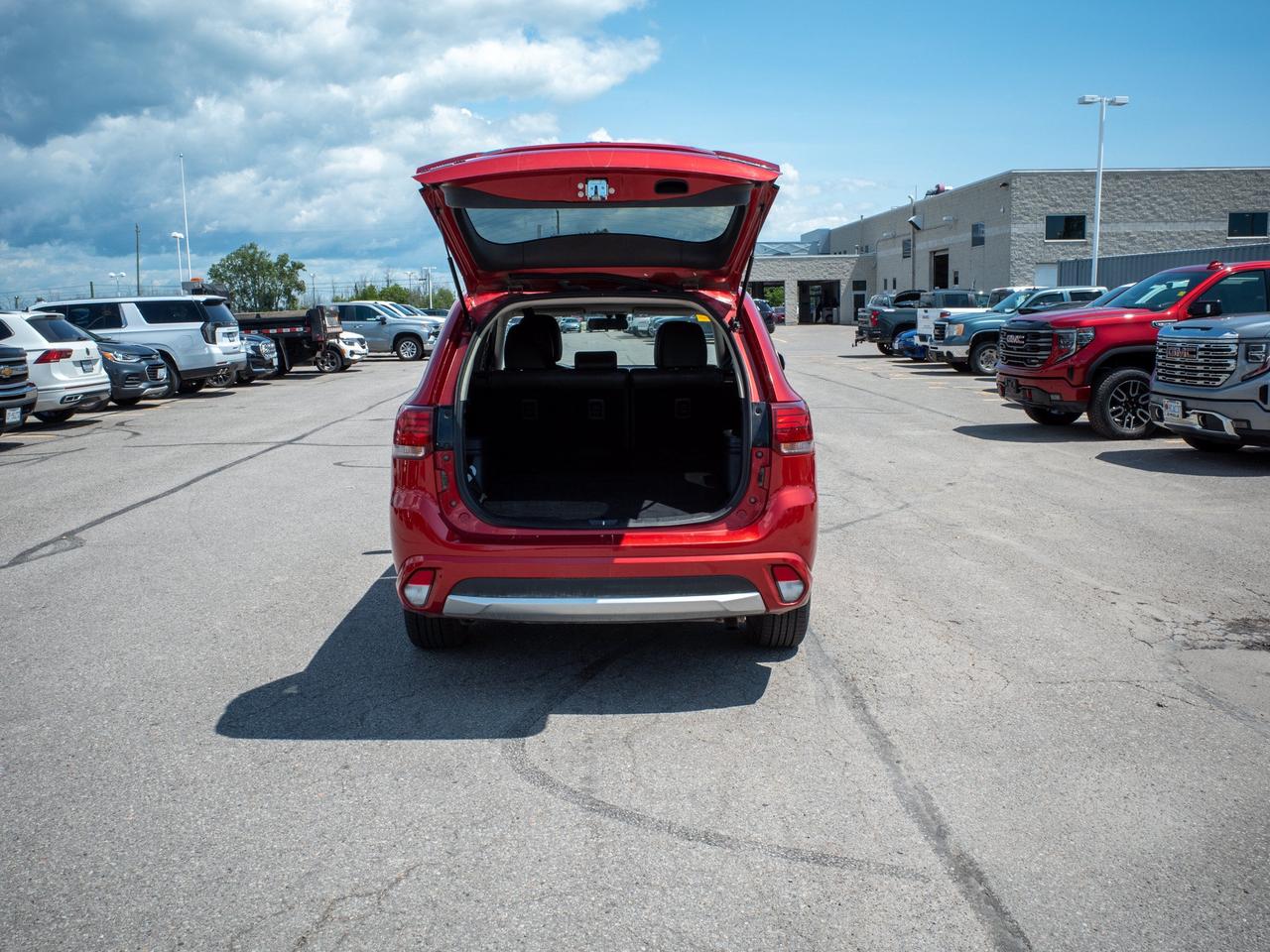 2018 Mitsubishi Outlander PHEV - Rain Sensing Wipers   Blind Spot Monitor Photo