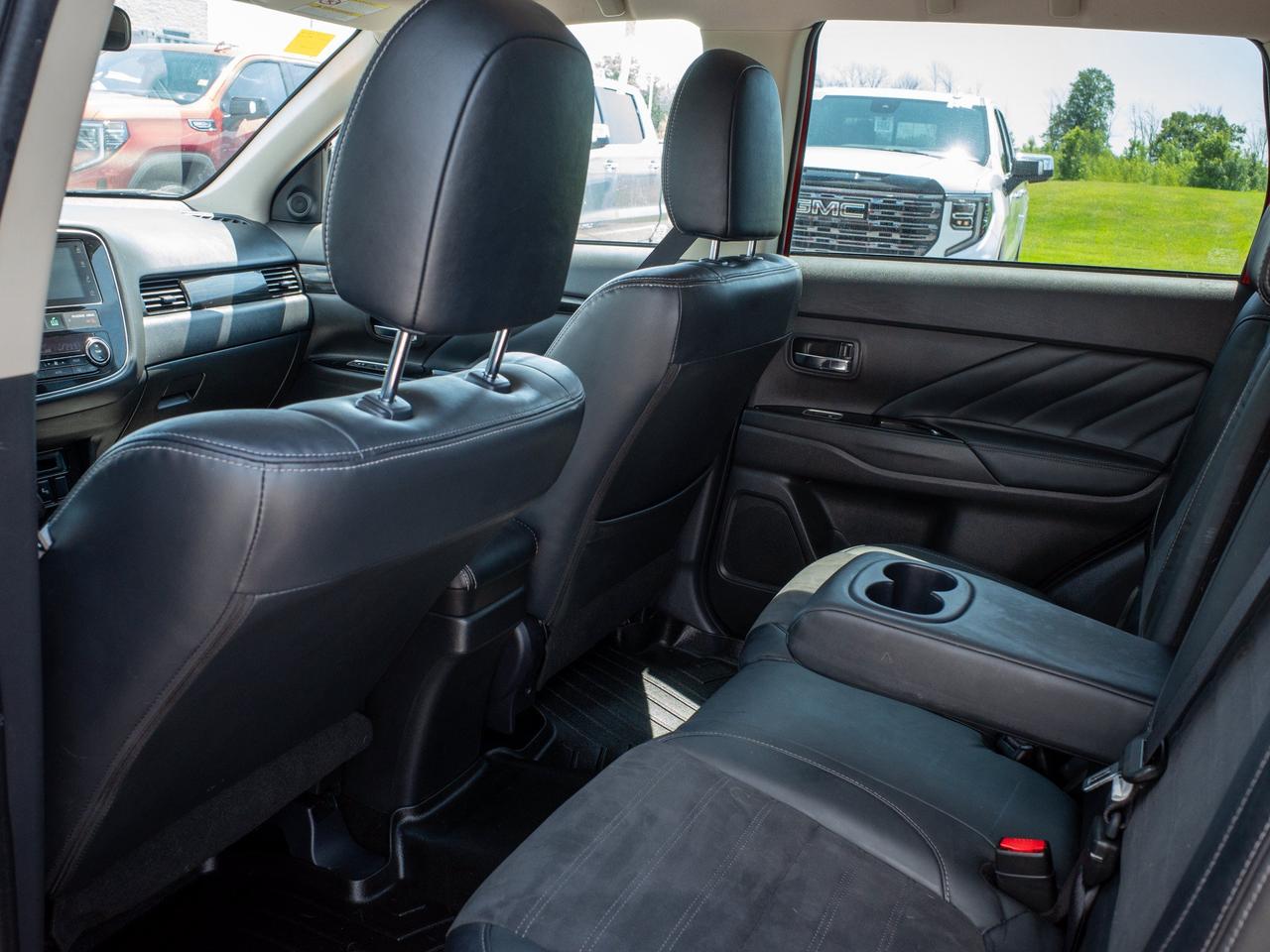 2018 Mitsubishi Outlander PHEV - Rain Sensing Wipers   Blind Spot Monitor Photo