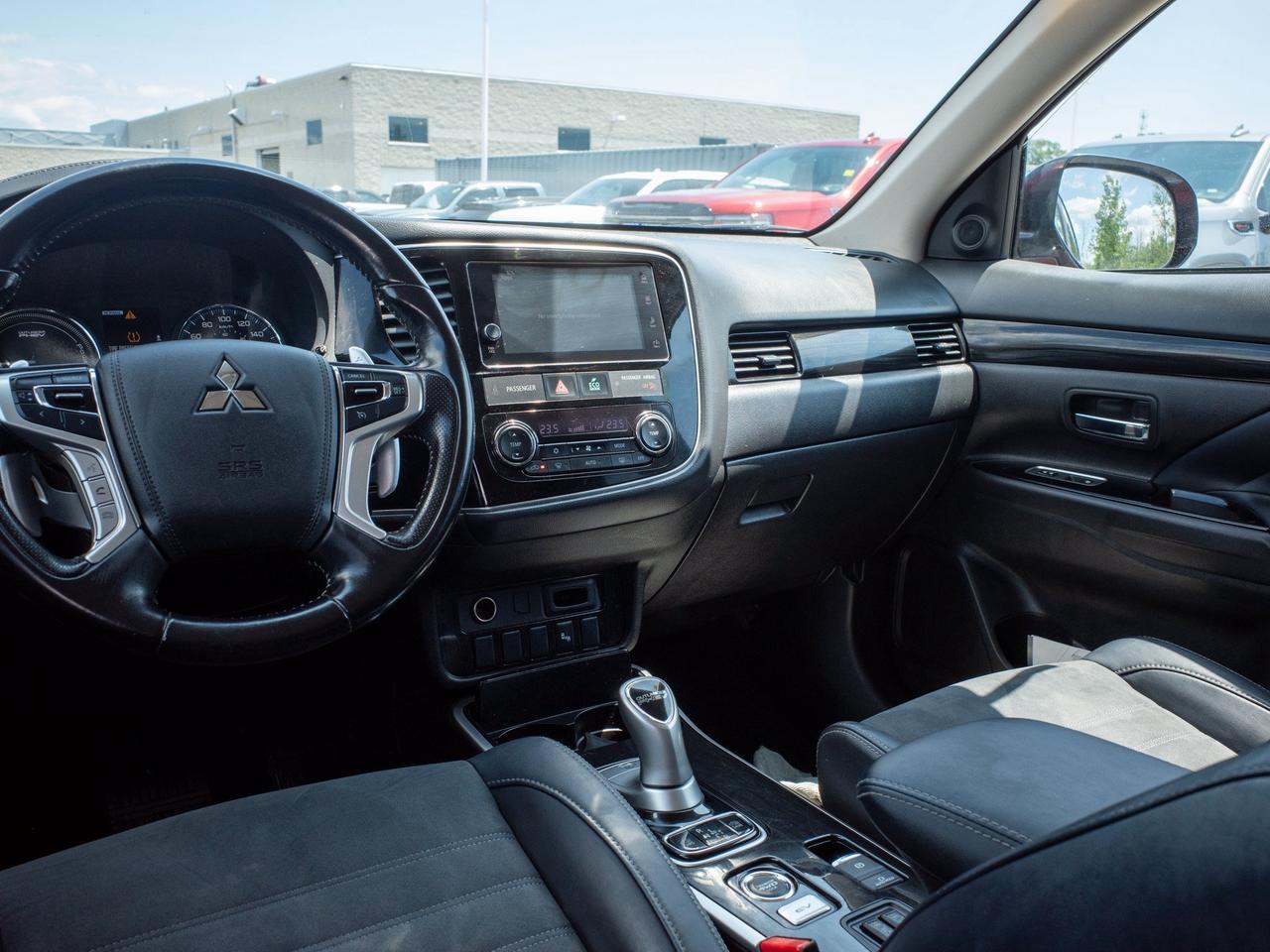 2018 Mitsubishi Outlander PHEV - Rain Sensing Wipers   Blind Spot Monitor Photo