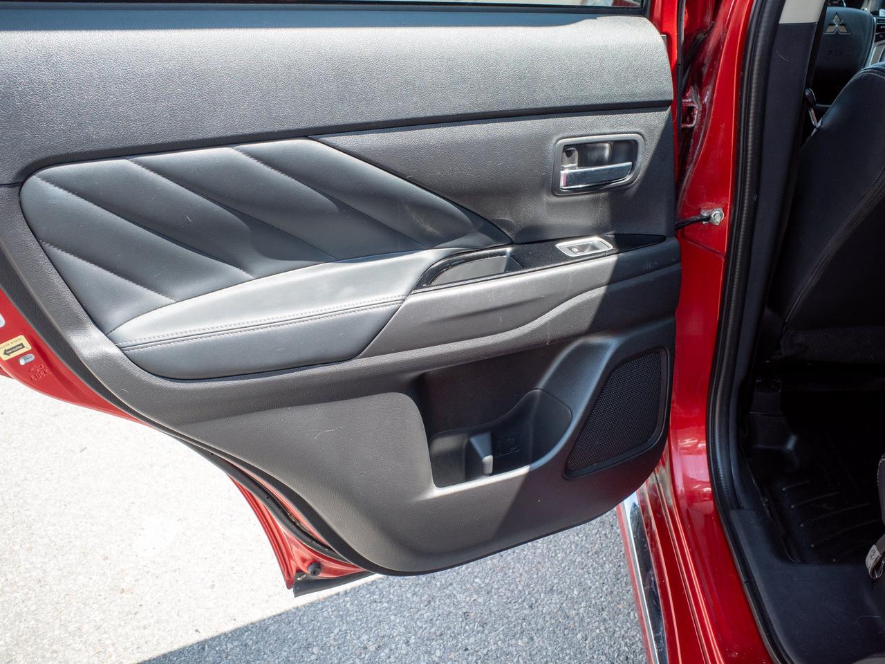 2018 Mitsubishi Outlander PHEV - Rain Sensing Wipers   Blind Spot Monitor Photo